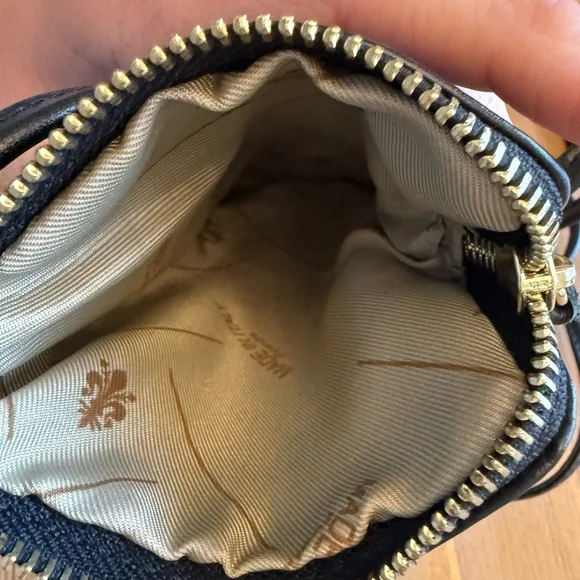 Black Leather Crossbody Bag with Gold Accents by Vera Pelle Like New - Picture 6 of 9